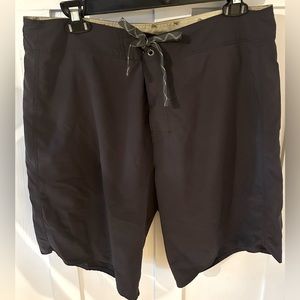 Patagonia Hydropeak Boardshort-18” in Black